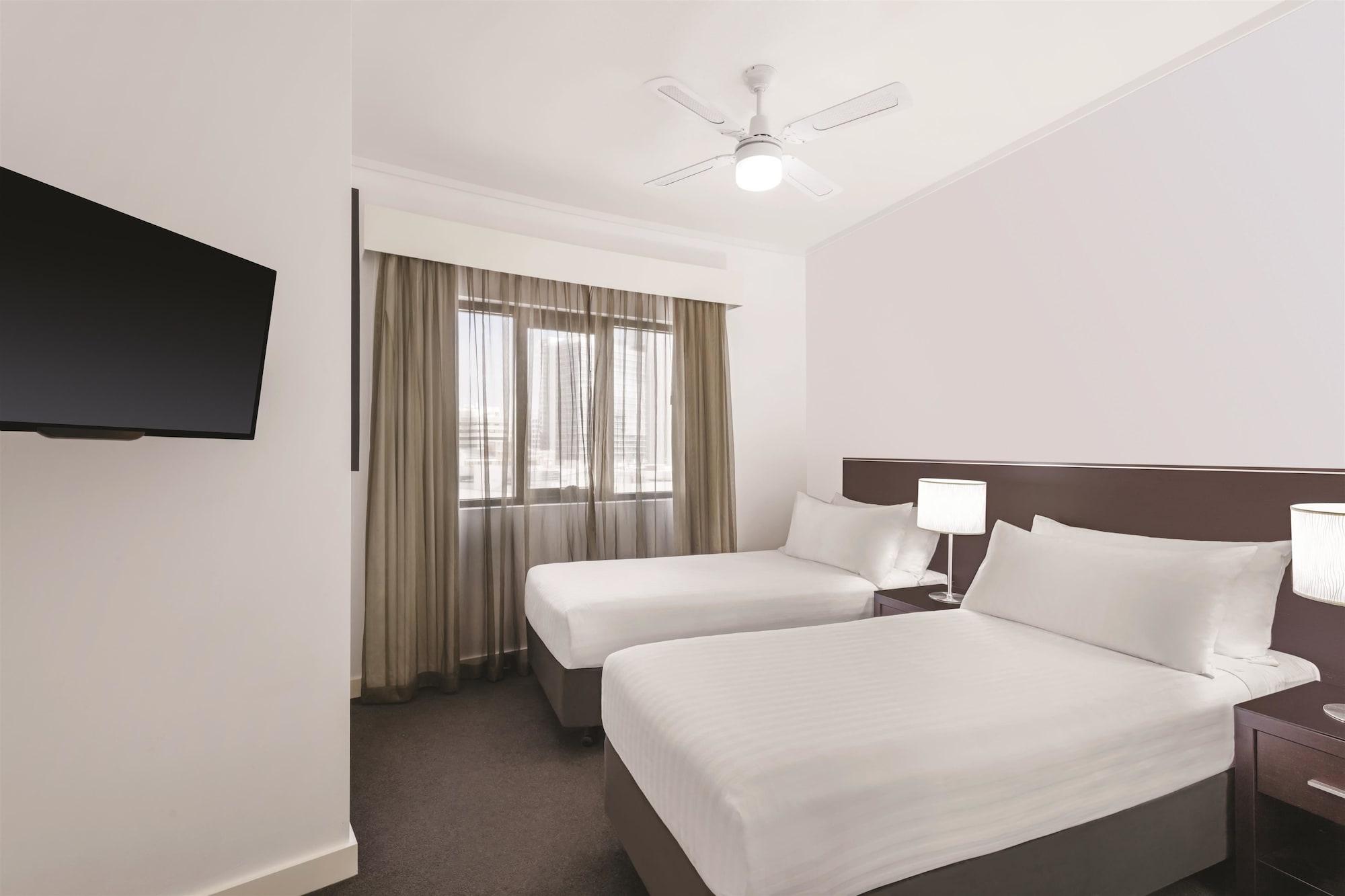 Adina Apartment Hotel Perth Barrack Plaza Exterior photo