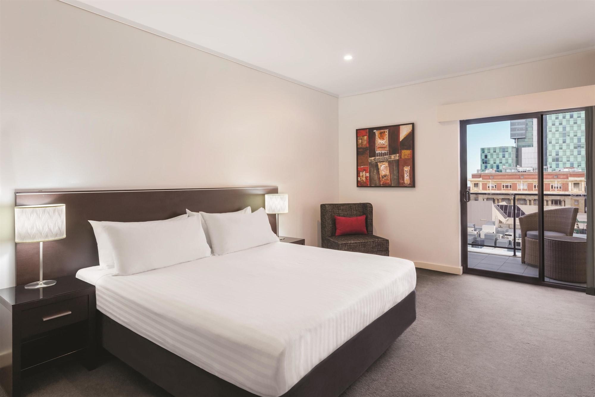 Adina Apartment Hotel Perth Barrack Plaza Exterior photo