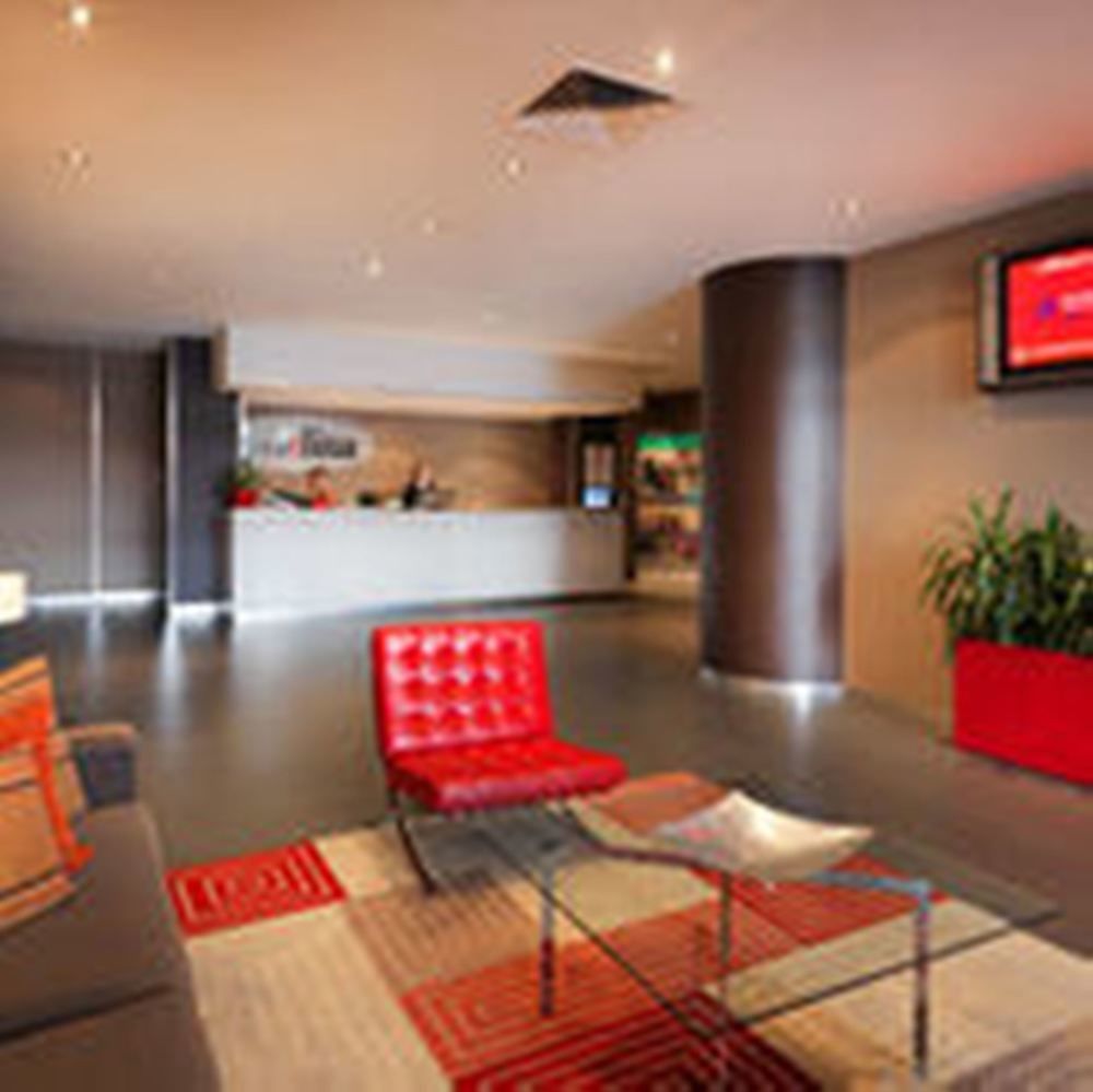 Adina Apartment Hotel Perth Barrack Plaza Exterior photo